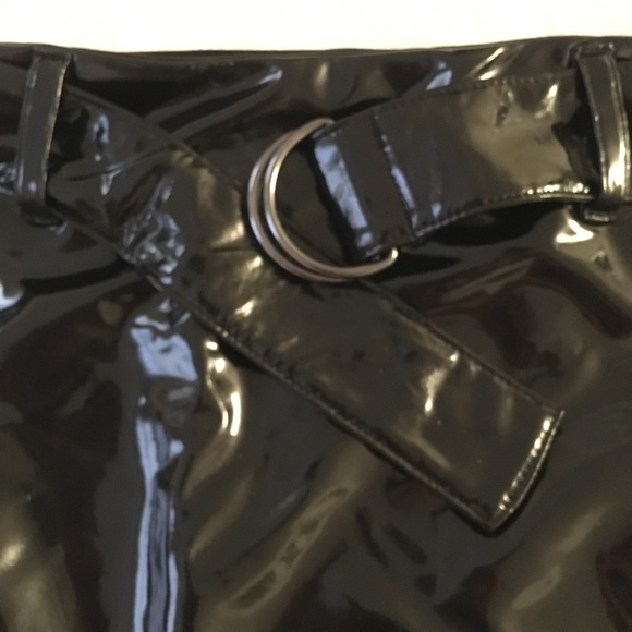 H&M NWT A-line shiny mini skirt ring belt black M - Picture 10 of 15